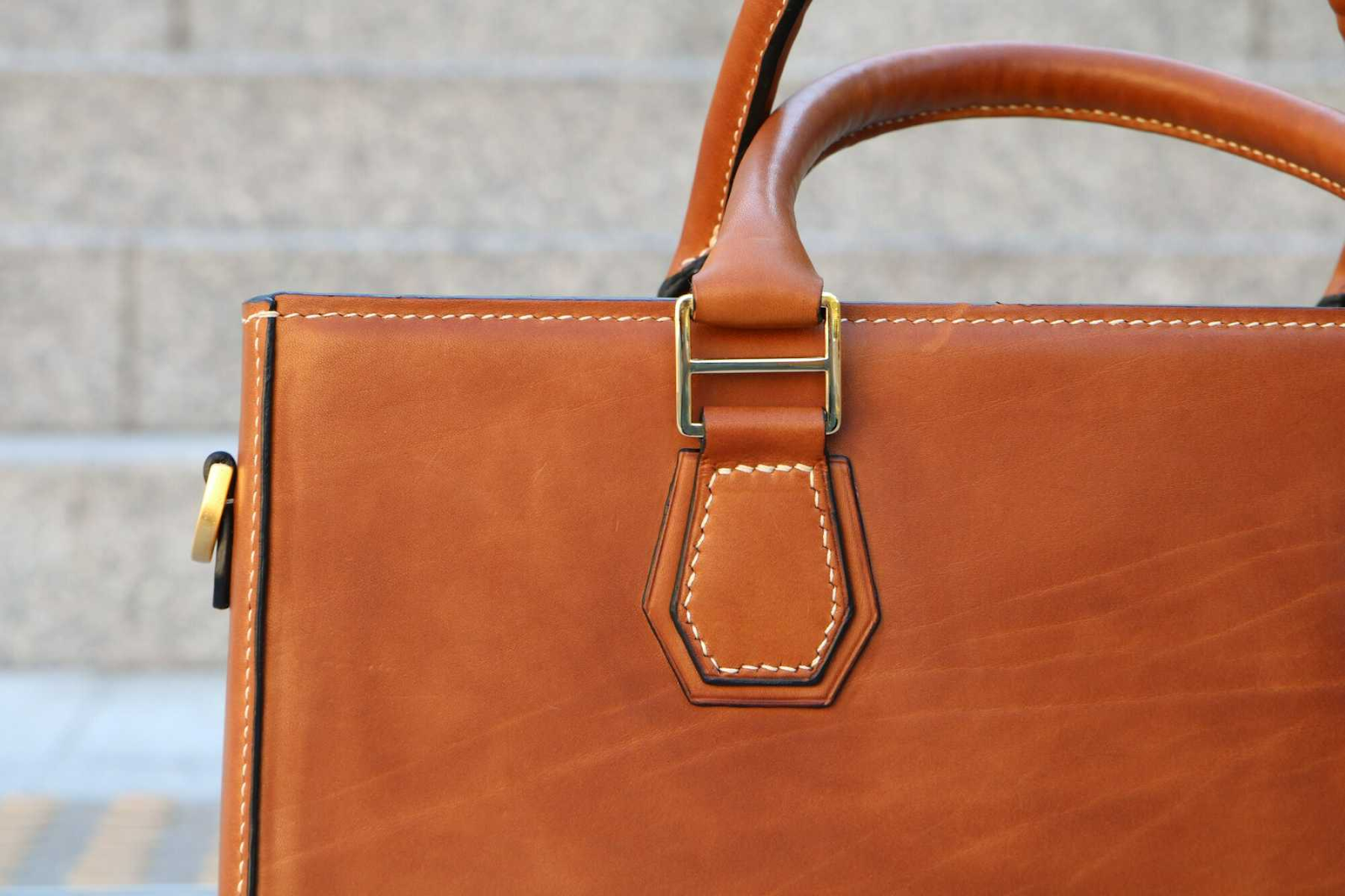 Top Tips for Buying Luxury Second-Hand Leather Bags
