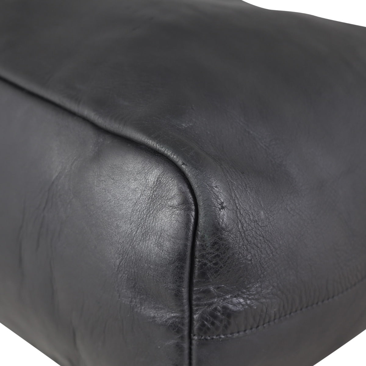 Givenchy Antigona Shopping Tote Corner
