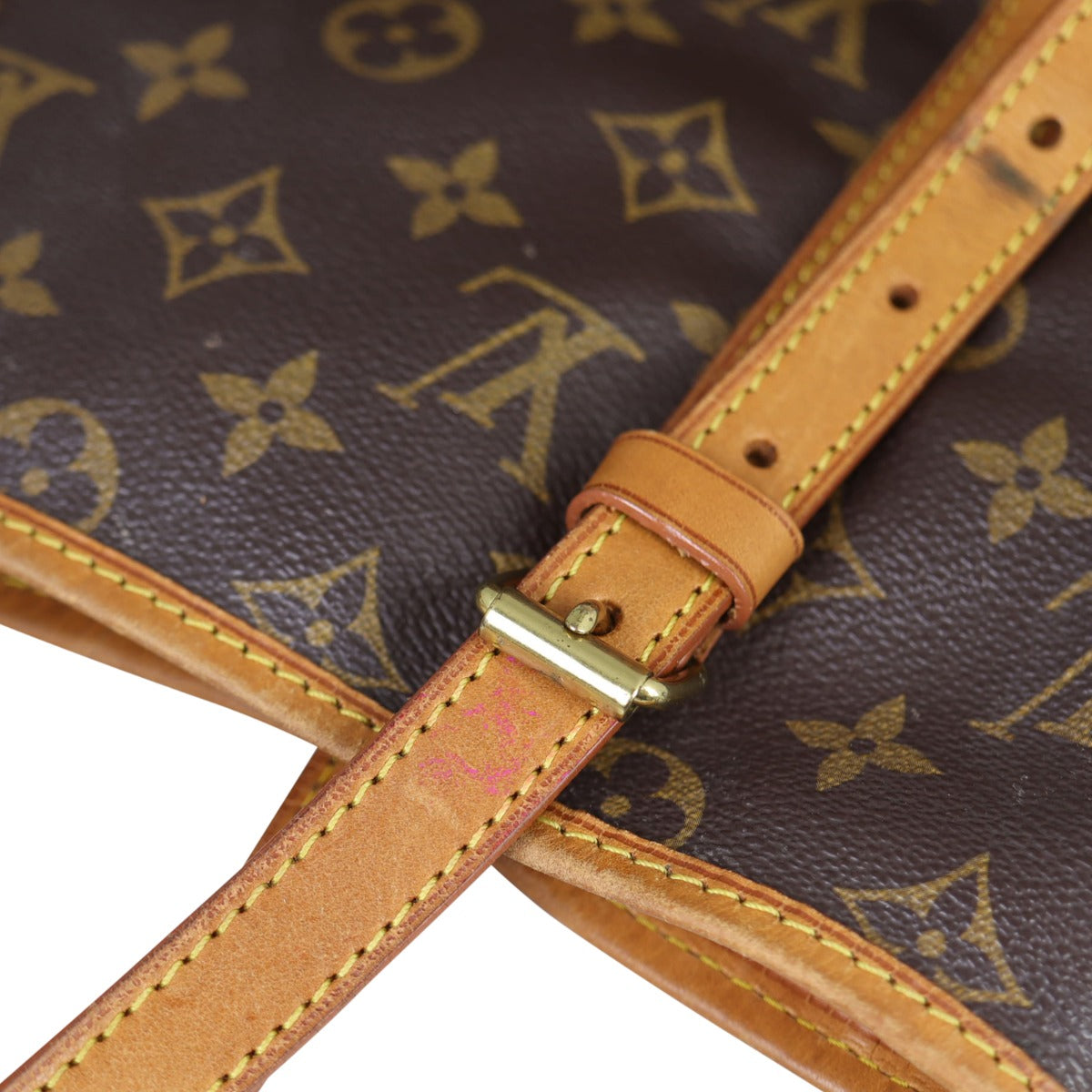 Louis Vuitton Bucket GM Monogram Corner
