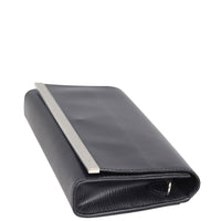 Louis Vuitton Sevigne Clutch Epi Corner Distance