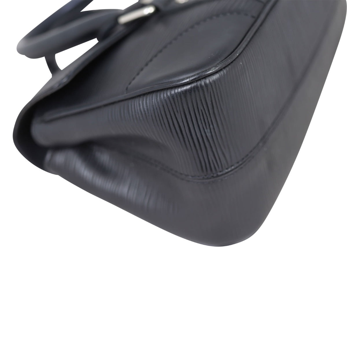 Louis Vuitton Segur PM Epi Corner Closeup