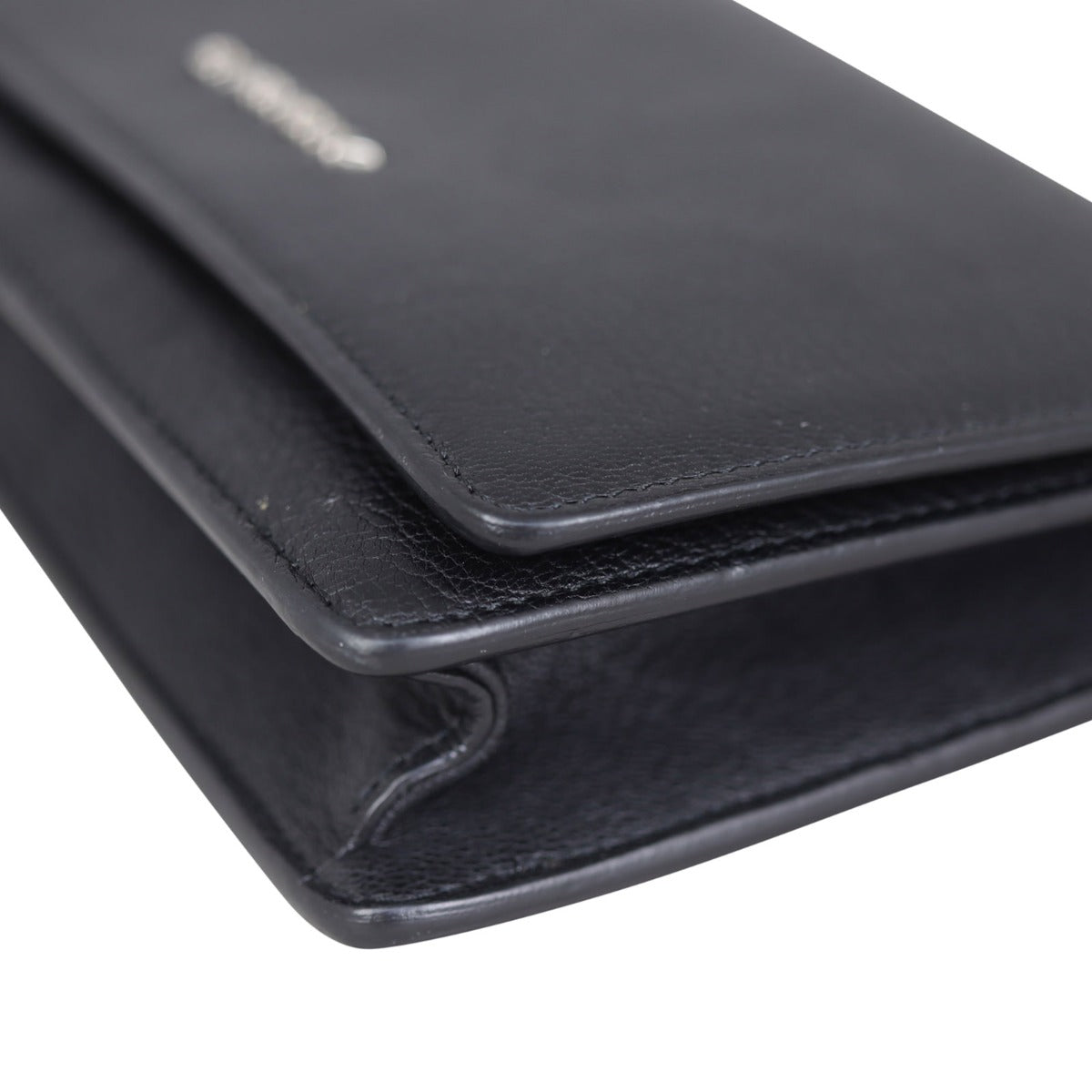 Givenchy Pandora Wallet on Chain Corner Closeup