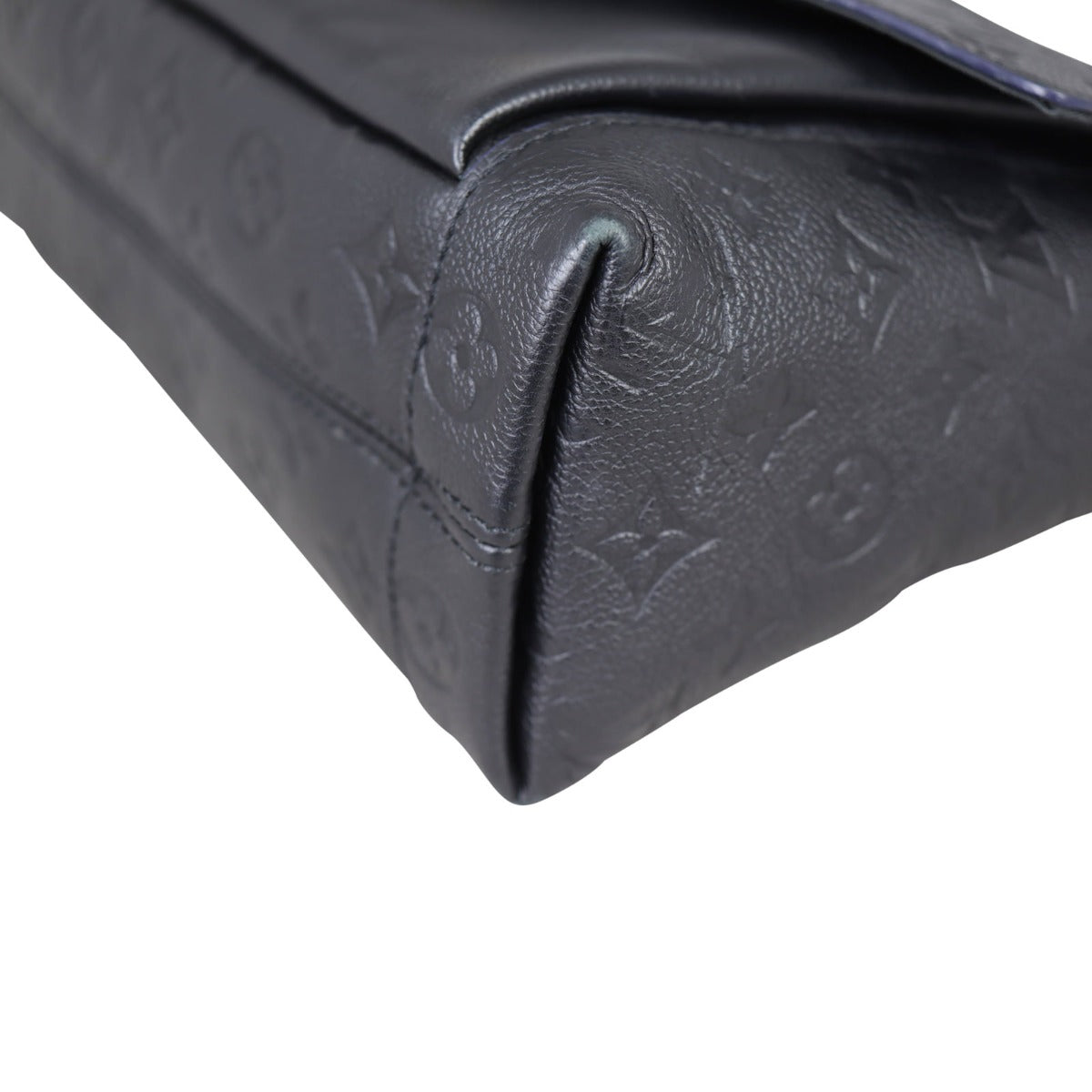 Louis Vuitton Blanche MM Monogram Empreinte Corner Closeup