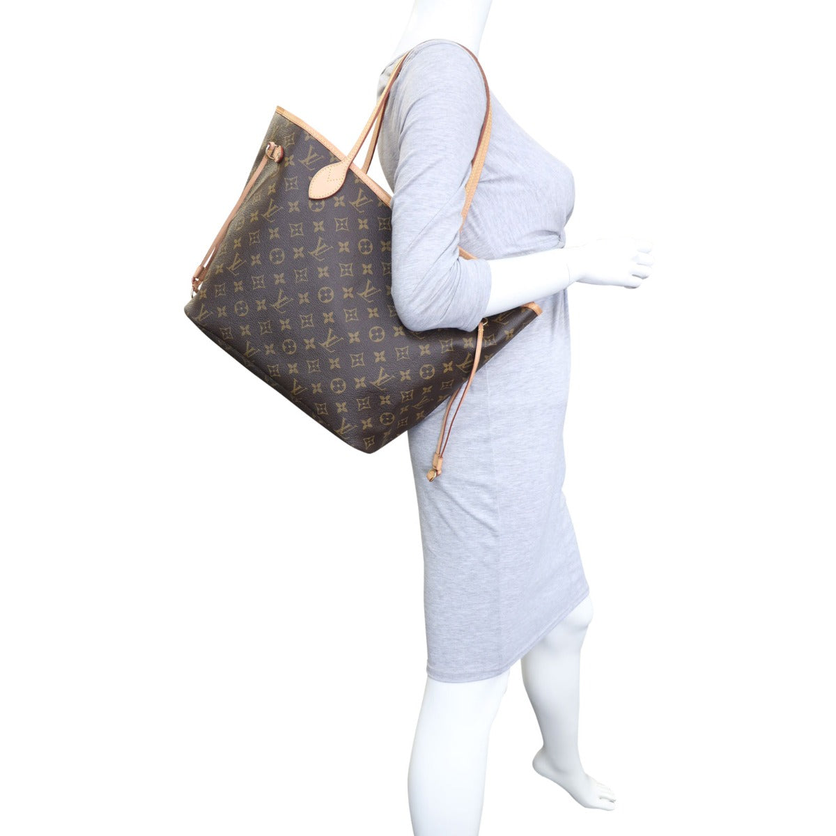 Louis Vuitton Neverfull MM Monogram mannequin