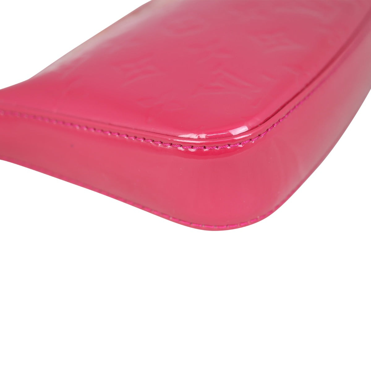 Louis Vuitton Pochette Accessoires Monogram Vernis Corner Closeup
