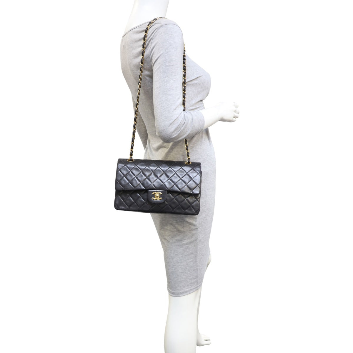 Chanel Classic Double Flap Medium mannequin