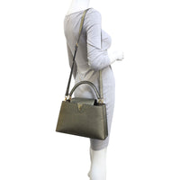 Louis Vuitton Capucines MM (gold) Mannequin