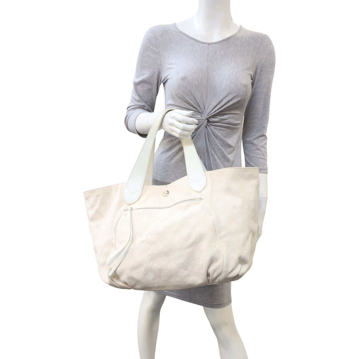 Louis Vuitton Cabas Ipanema Mannequin