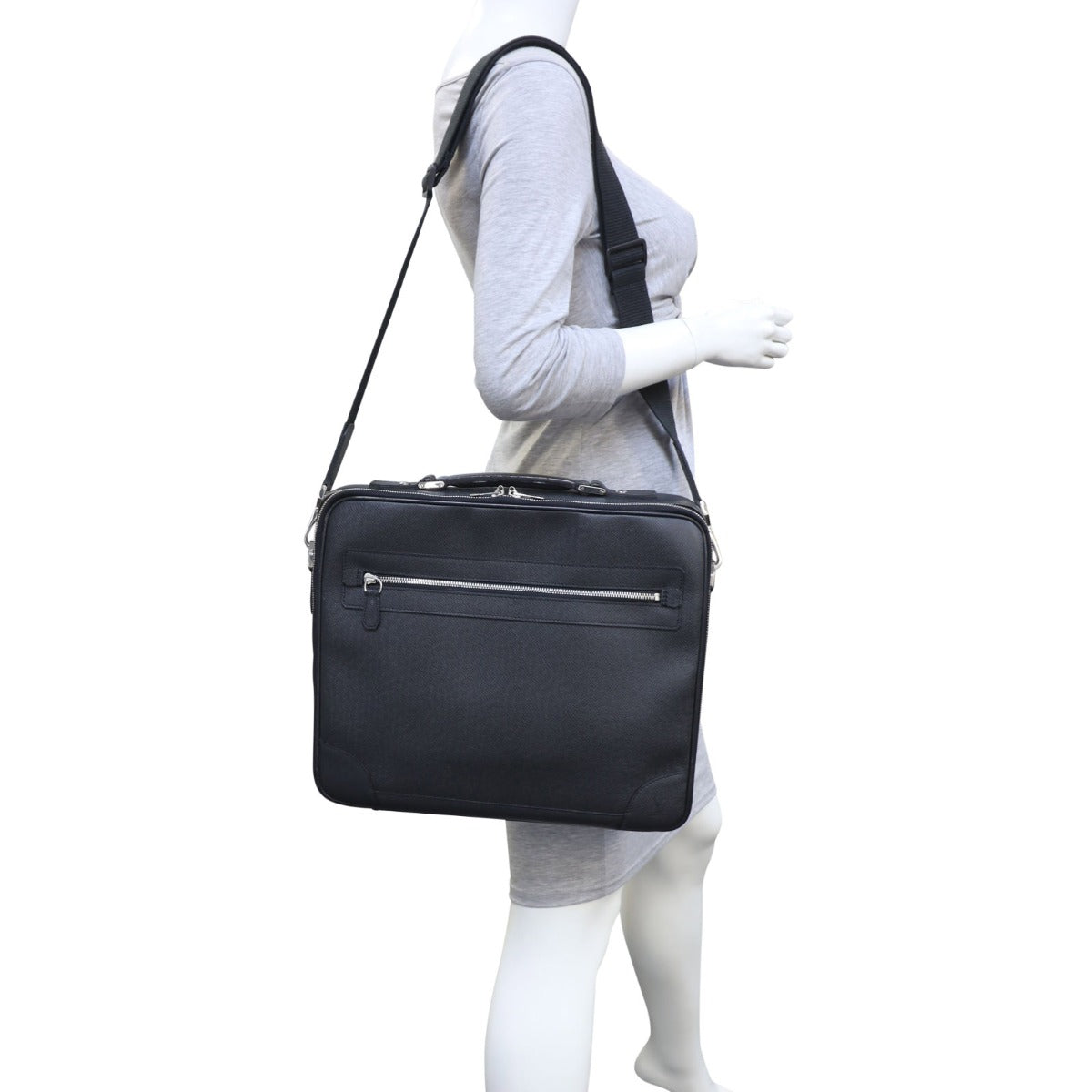 Louis Vuitton Taiga Odessa NM Mannequin