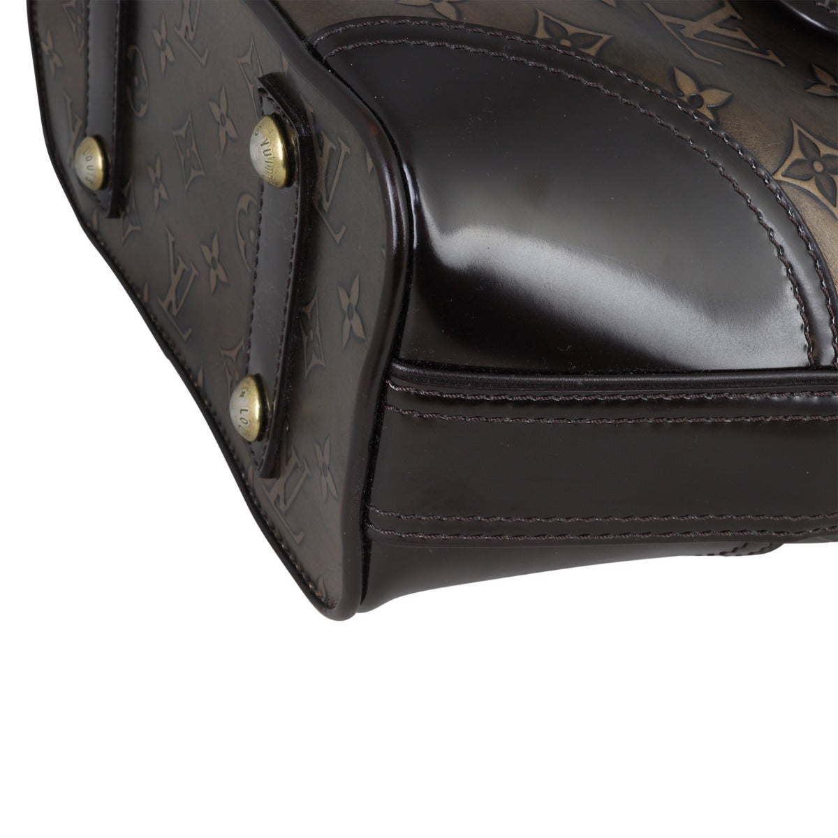 Louis Vuitton Sergent PM Monogram Corner Closeup