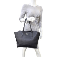 Gucci Swing Leather Tote Medium Manneuqin