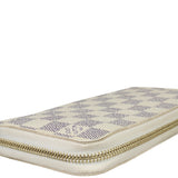 Louis Vuitton Zippy Wallet Damier Azur Corner Closeup
