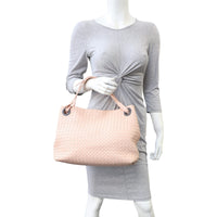 Bottega Veneta Intrecciato Nappa Garda Medium Mannequin