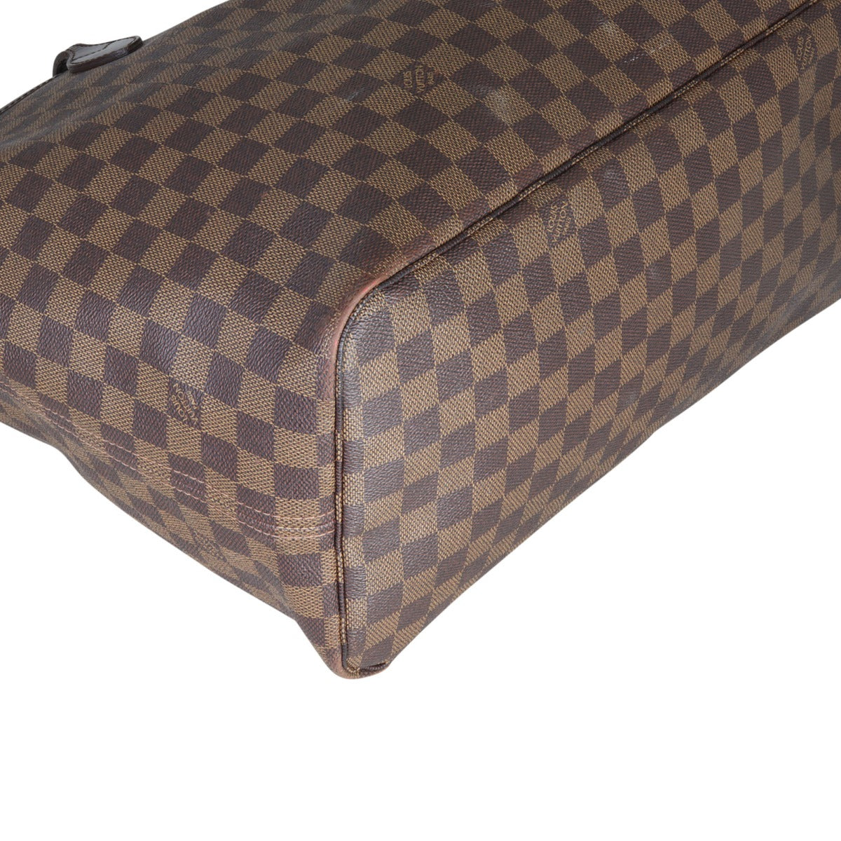 Louis Vuitton Neverfull GM Damier Ebene Corner Closeup