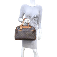 Louis Vuitton Deauville Bowling Vanity Monogram mannequin
