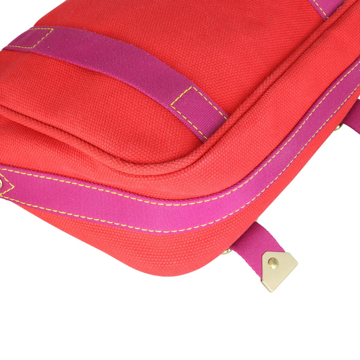 Louis Vuitton Antigua Besace PM Corner Closeup