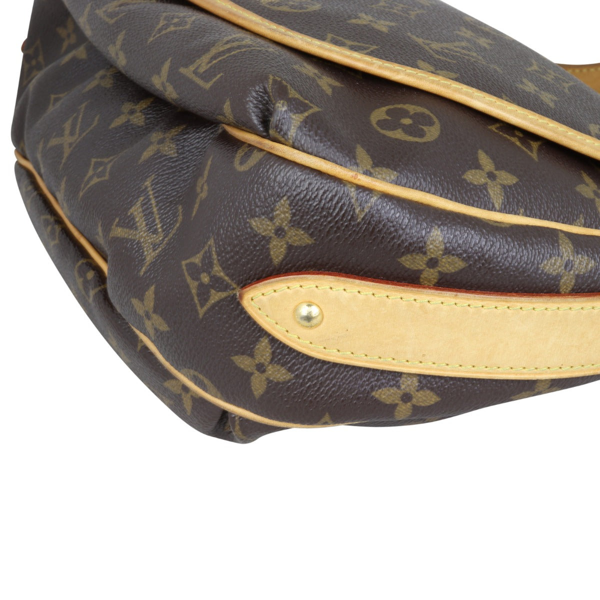 Louis Vuitton Tulum PM Monogram Corner Closeup
