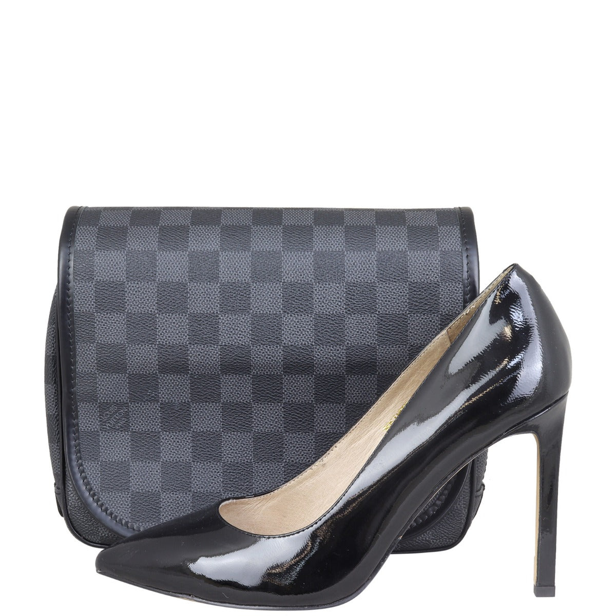 Louis Vuitton Hanging Toiletry Kit Damier Graphite Shoe