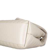 Saint Laurent Loulou Medium Corner Closeup