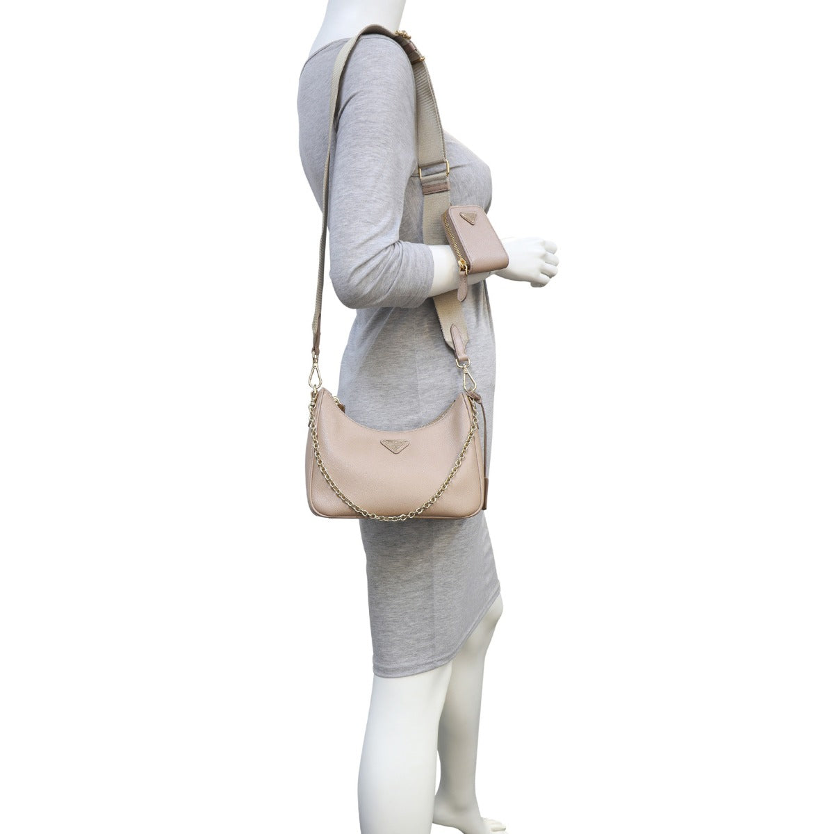 Prada Re-Edition 2005 Saffiano Shoulder Bag Mannequin