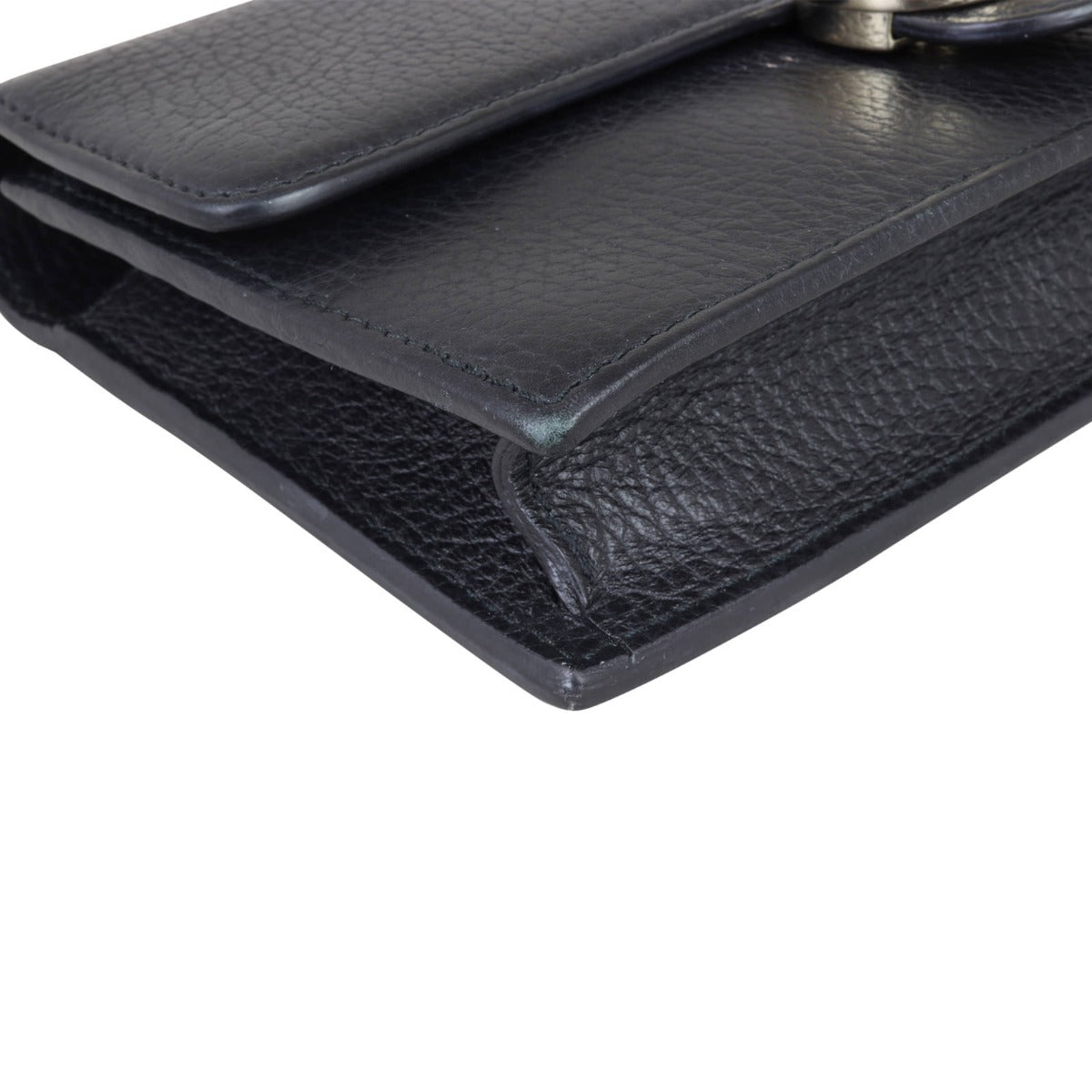 Gucci Interlocking G Wallet on Chain Corner Closeup