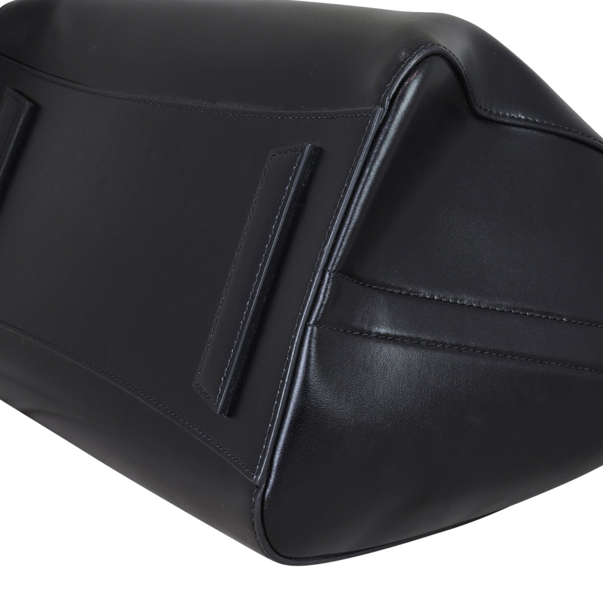 Givenchy Antigona Medium Corner Closeup