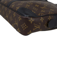Louis Vuitton Porte Documents Voyage Monogram Macassar Corner Closeup