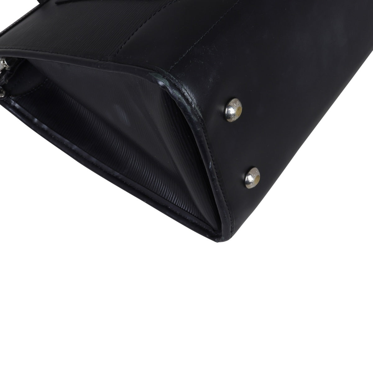 Louis Vuitton Madeleine GM Epi Corner Closeup