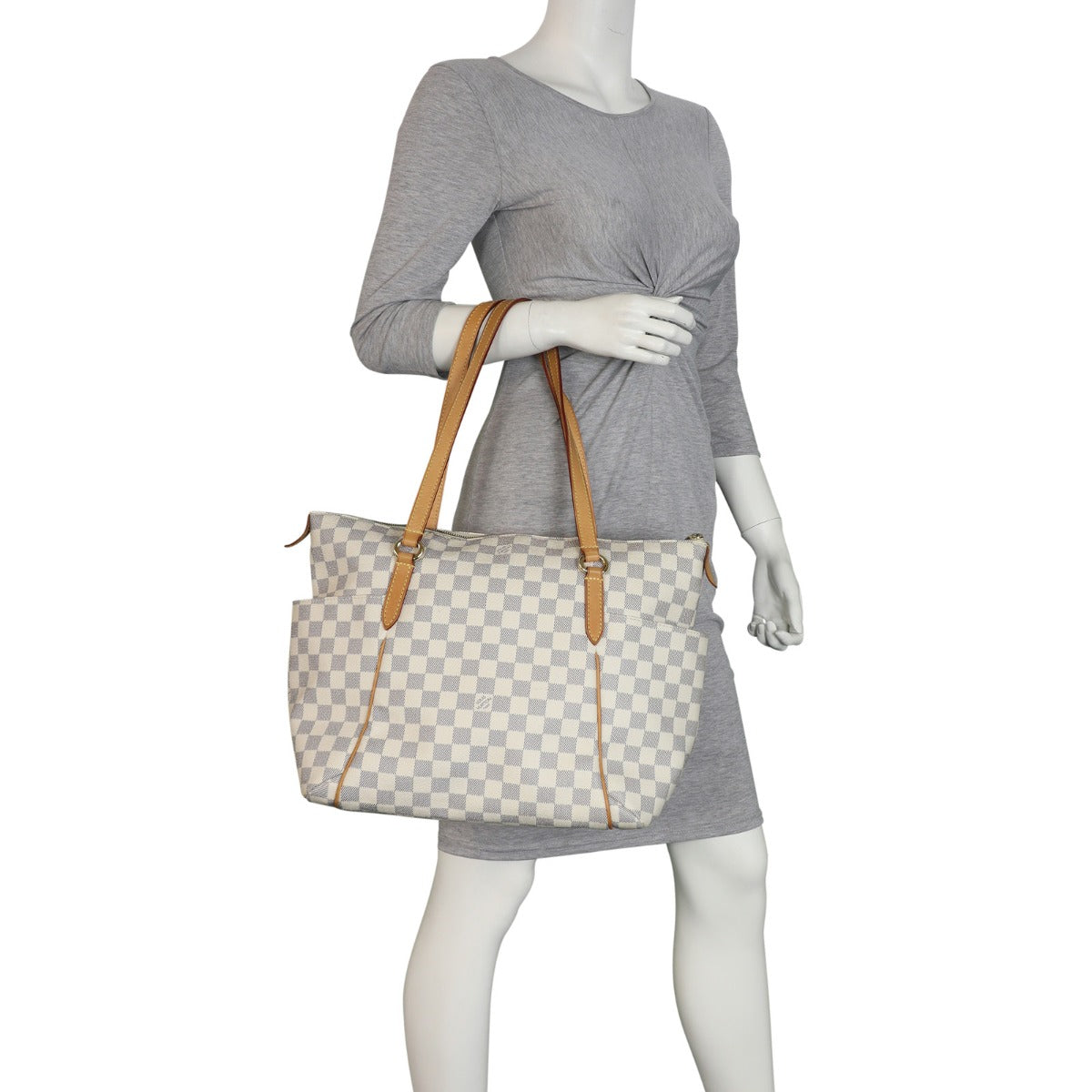 Louis Vuitton Totally MM Damier Azur Mannequin