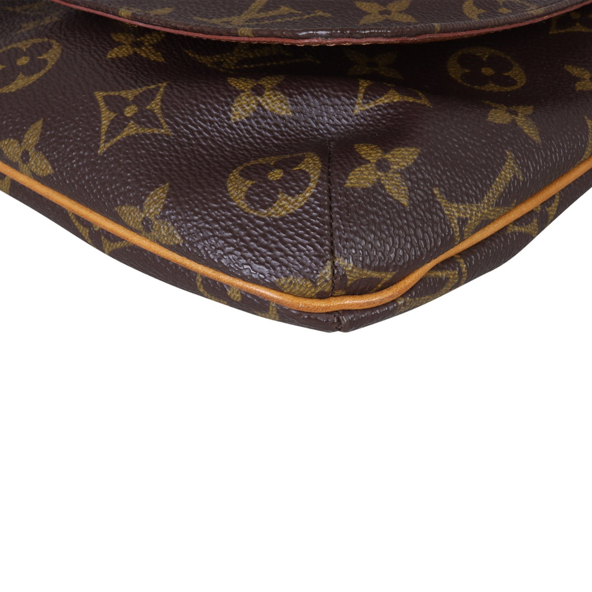 Louis Vuitton Musette Salsa Monogram Corner Closeup