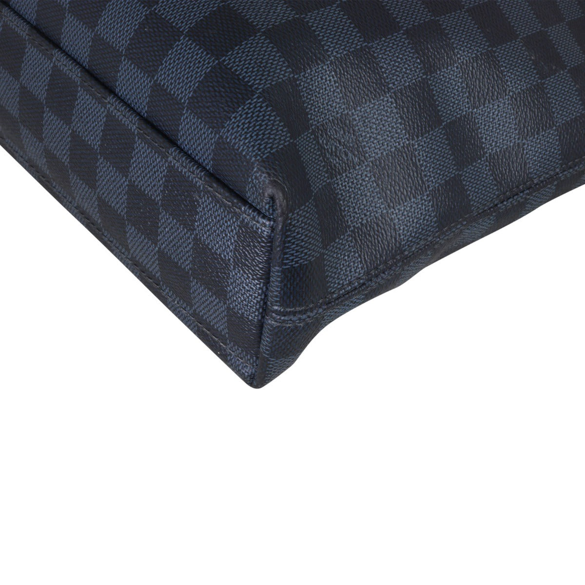 Louis Vuitton Newport Damier Cobalt Corner Closeup