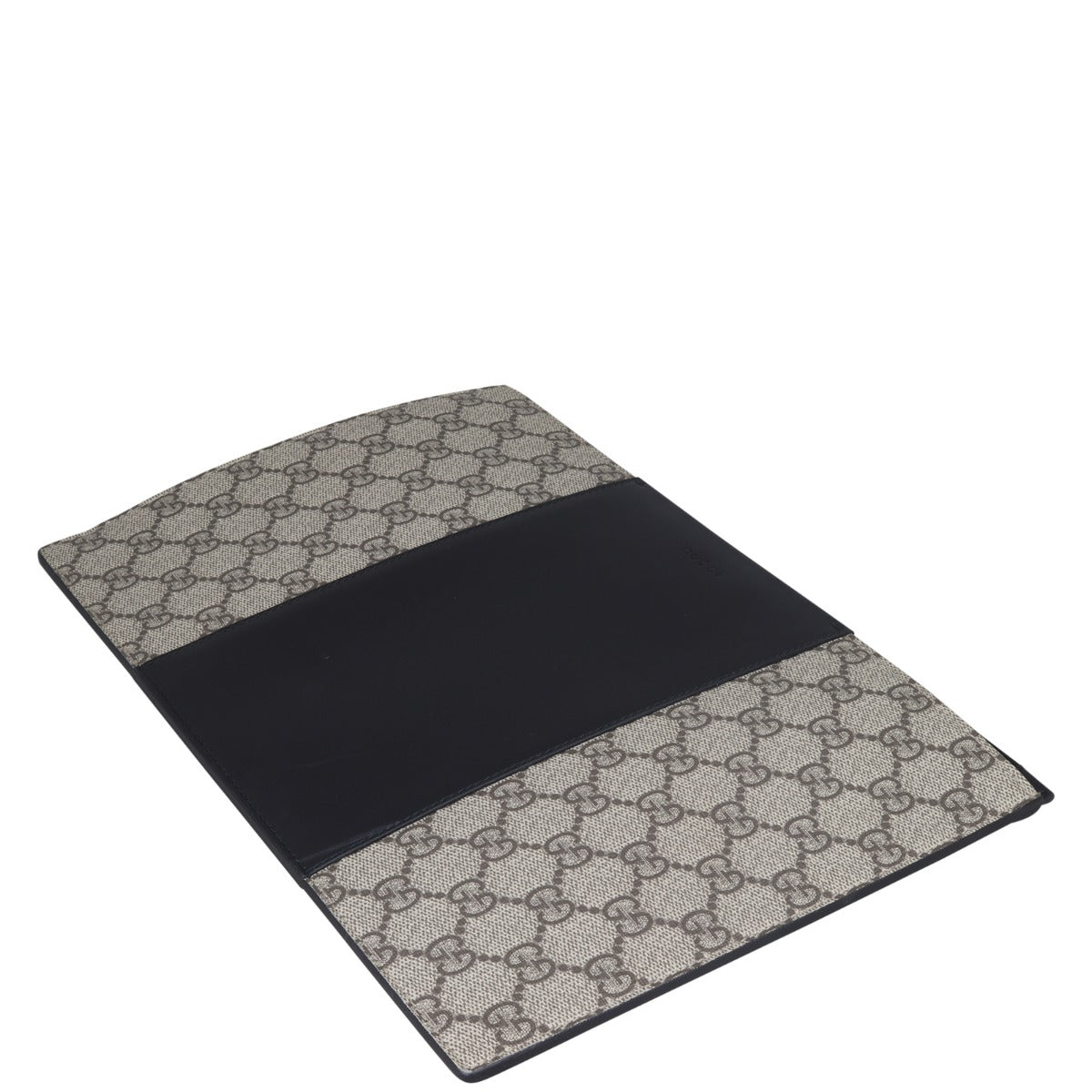 Gucci GG Supreme Pouch Corner Distance