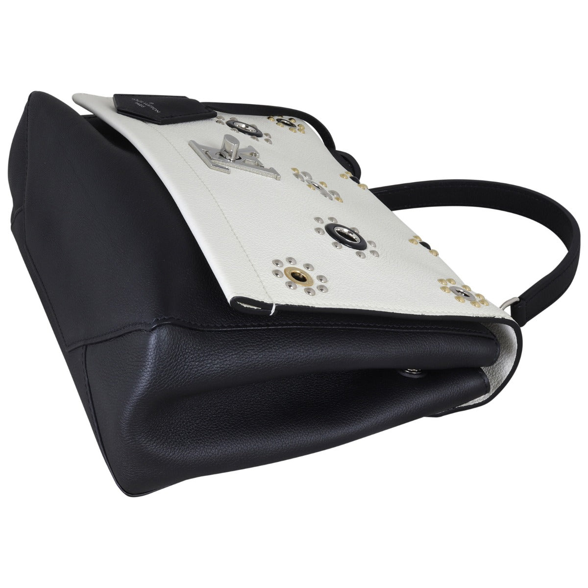 Louis Vuitton Lockme II Corner Distance