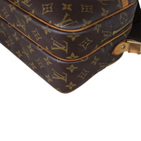 Louis Vuitton Reporter Monogram PM Corner Close Up