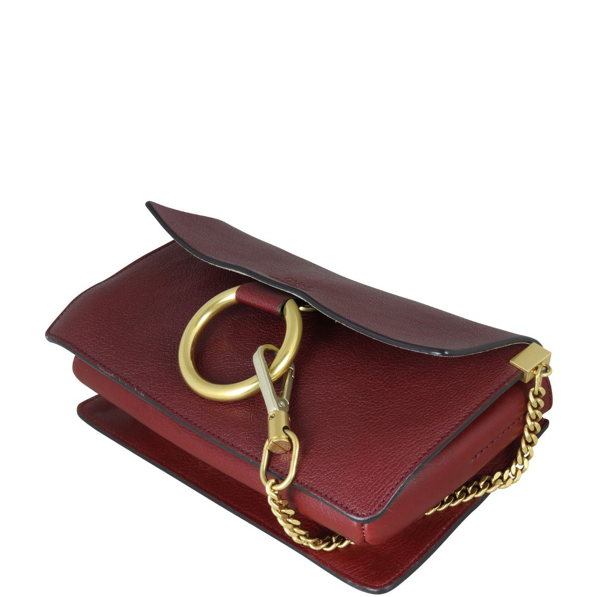 Chloe Faye Small Corner Distance