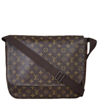 Louis Vuitton Beaubourg Messenger Monogram Front With Strap