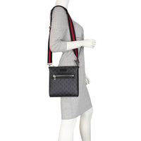 Gucci GG Supreme Messenger Bag Mannequin