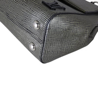 Louis Vuitton Cluny BB Epi Corner Close Up