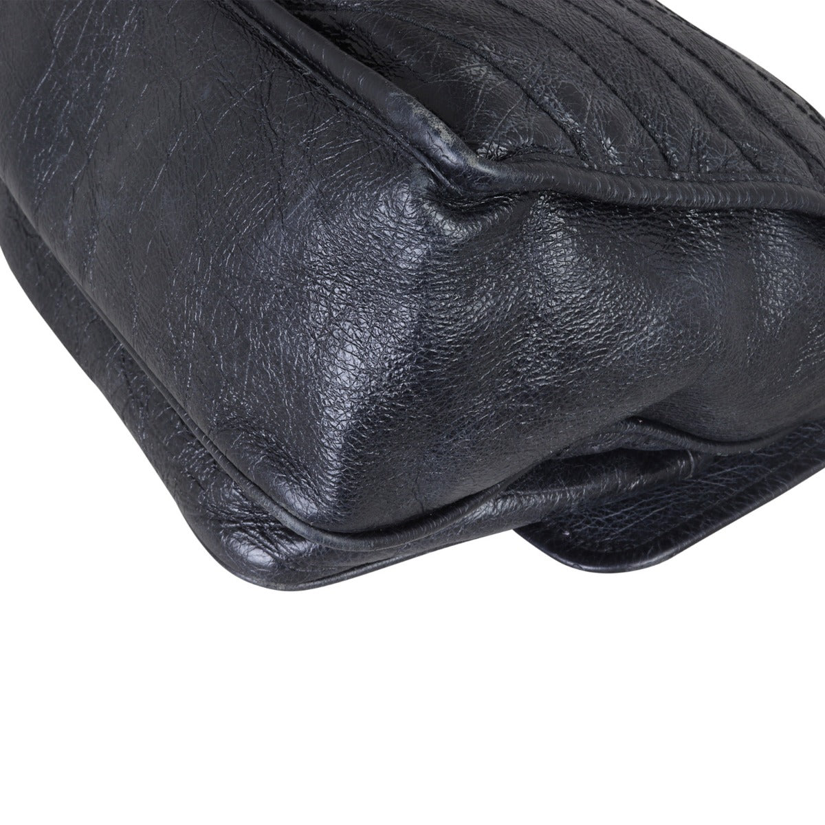 Saint Laurent Niki Medium Corner Close Up