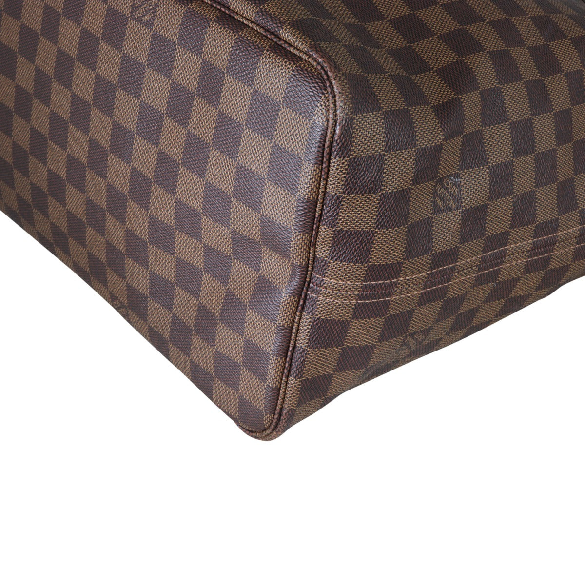Louis Vuitton Neverfull GM Damier Ebene Corner Close Up
