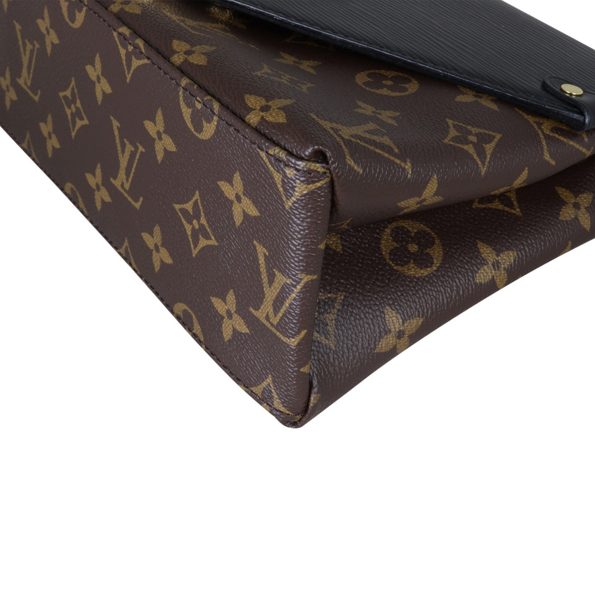 Louis Vuitton Saint Michel Monogram Epi Corner Close Up