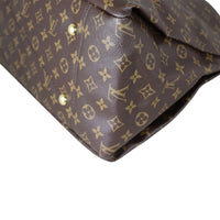 Louis Vuitton Artsy MM Monogram Corner Close Up