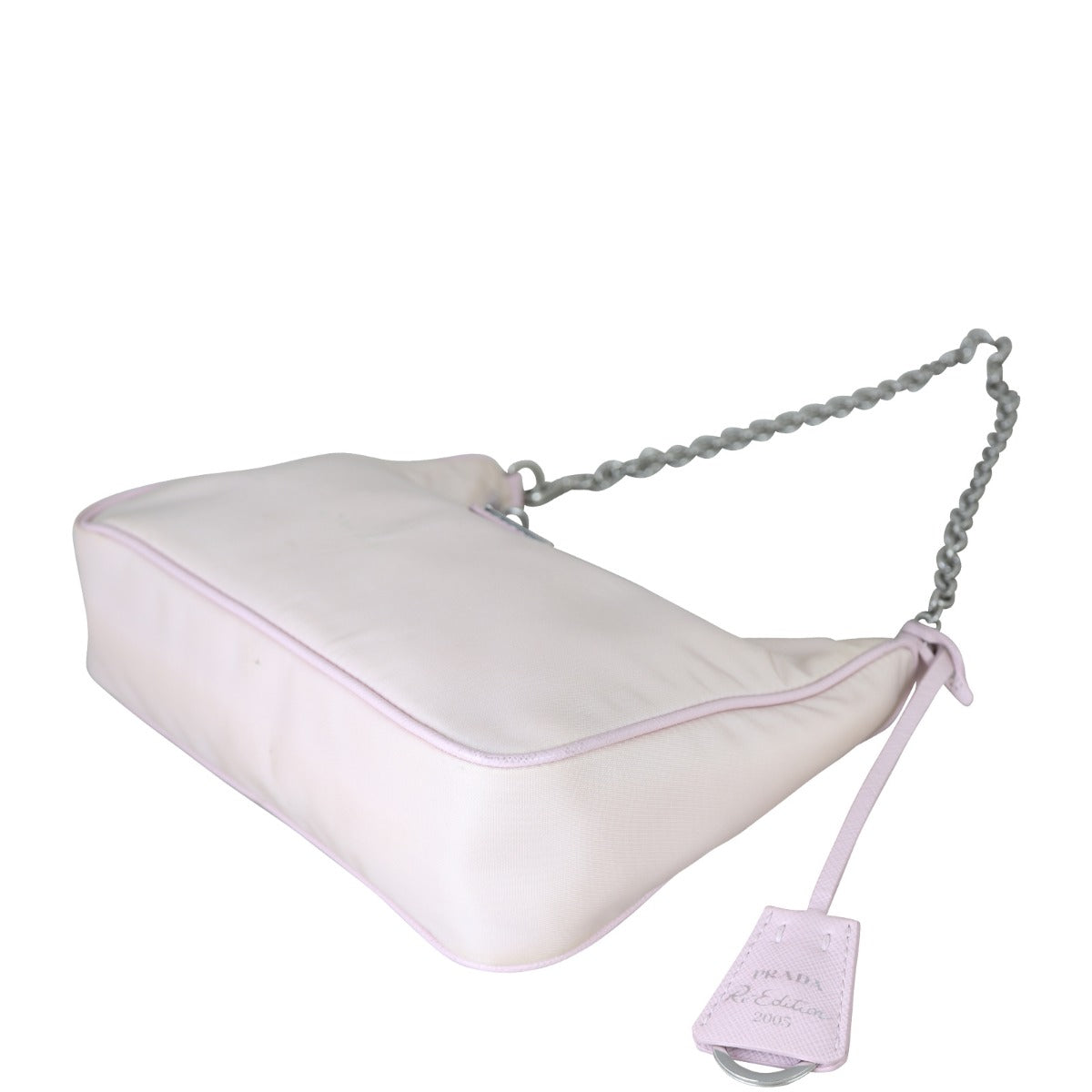 Prada Re-Edition 2005 Tessuto Shoulder Bag Corner Distance