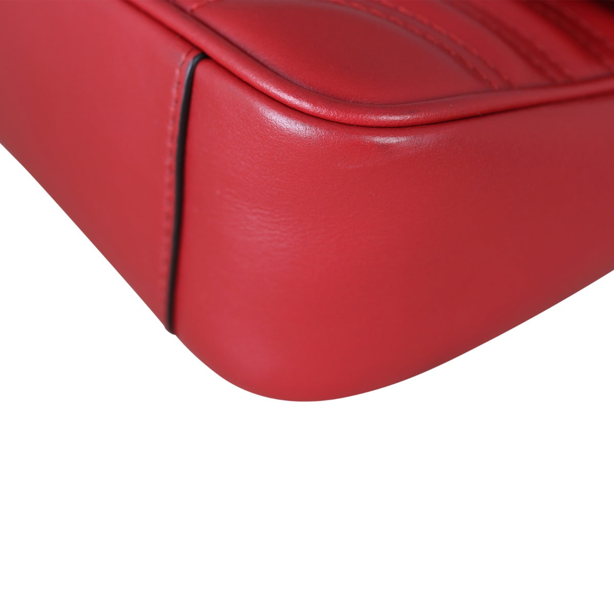 Gucci GG Marmont Matelasse Mini Shoulder Bag Corner Close Up