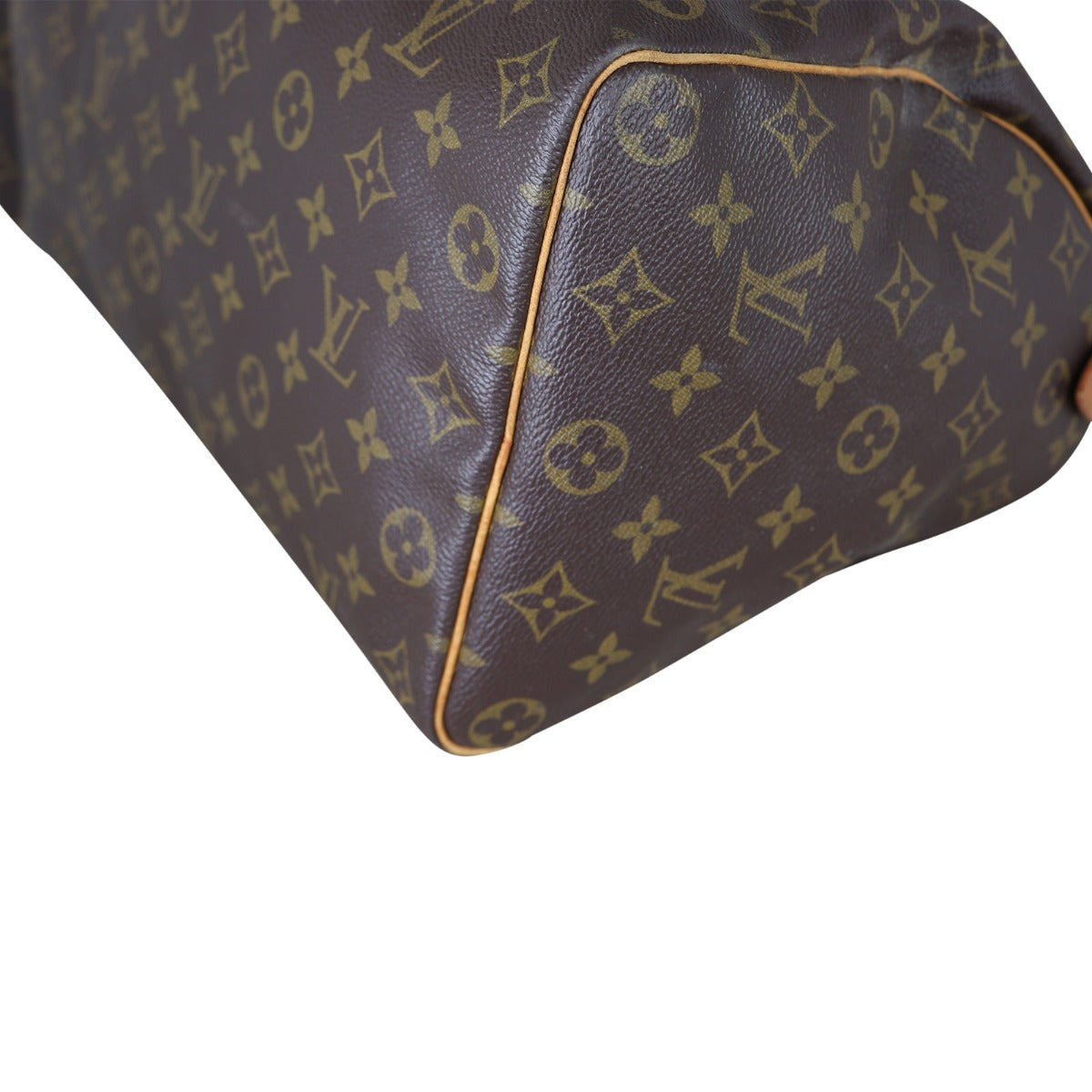 Louis Vuitton Speedy 35 Monogram Corner Close Up