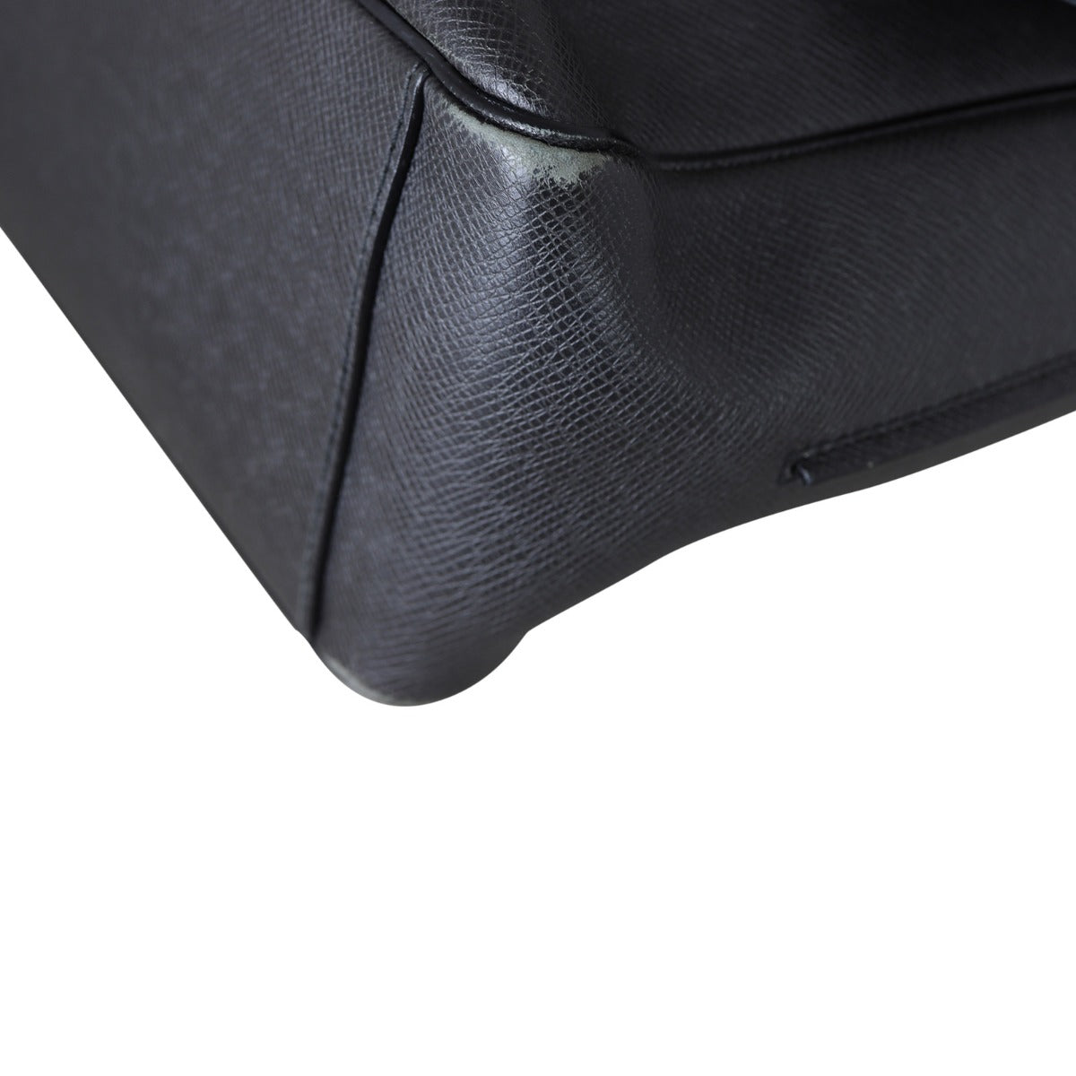 Louis Vuitton Taiga Roman Messenger Bag Corner Close Up