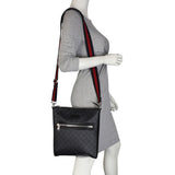 Gucci GG Supreme Messenger Bag Mannequin