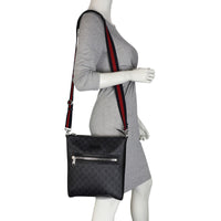 Gucci GG Supreme Messenger Bag Mannequin