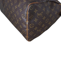 Louis Vuitton Speedy 35 Monogram Corner Close up