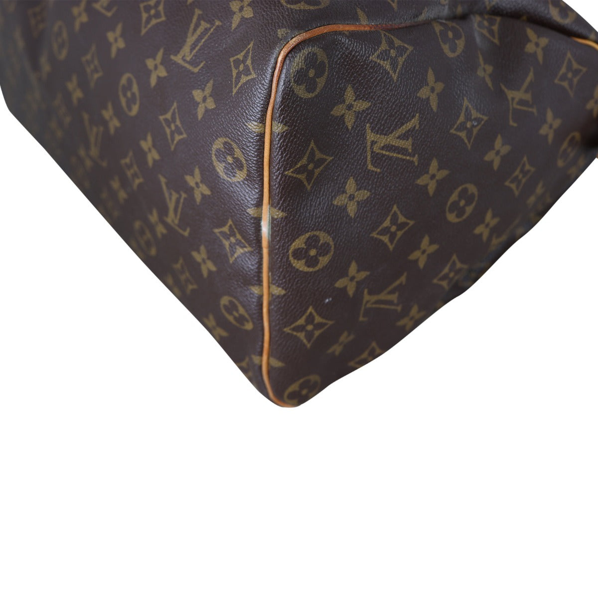 Louis Vuitton Speedy 35 Monogram Corner Close up